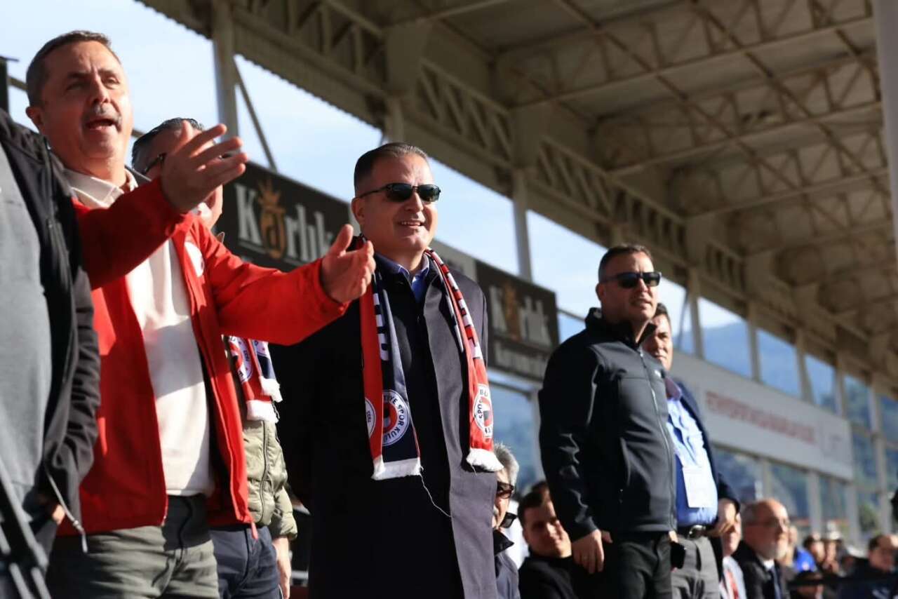 Muğla Valisi Akbıyık,  Fethiyespor Maçını İzledi 1